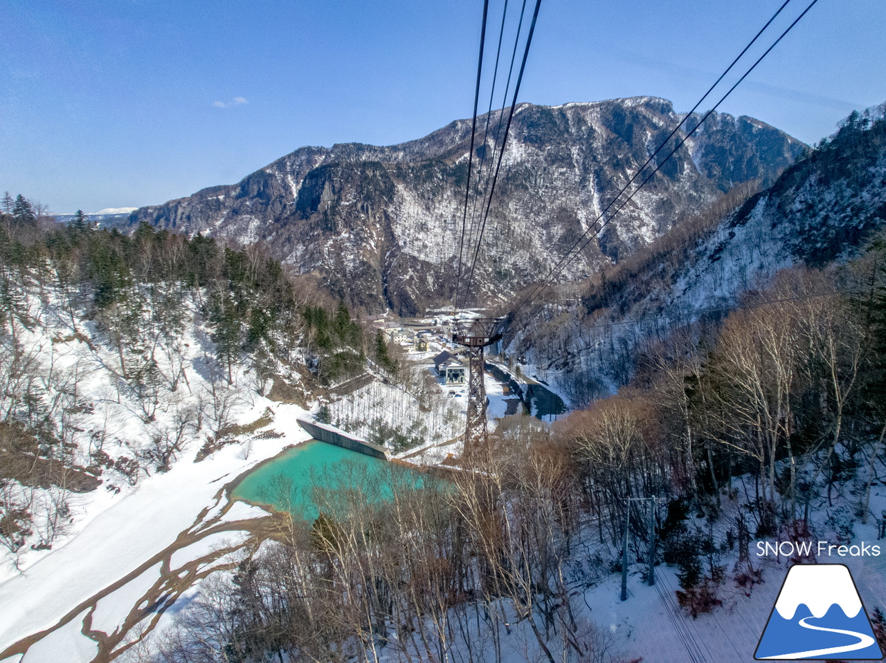 大雪山層雲峡・黒岳ロープウェイスキー場｜只今の積雪 360cm！『神々の遊ぶ庭』に降り積もる雪は、やはり別物でした(^^)v